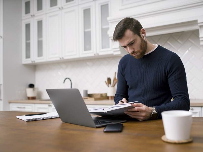 A gestão adequada do trabalho em home office – impacto na ergonomia e na prevenção de doenças psicossociais